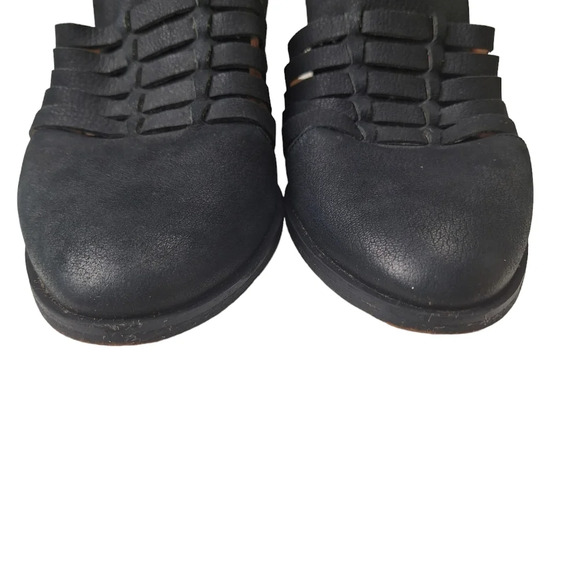 Caslon Sadie 8M Black Leather Cut Out Almond Toe Chunky Heel Buckle Shoes Bootie - Picture 5 of 10